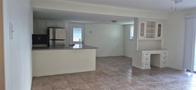 16923 Herridge Road CR827, Pearland, TX 77584