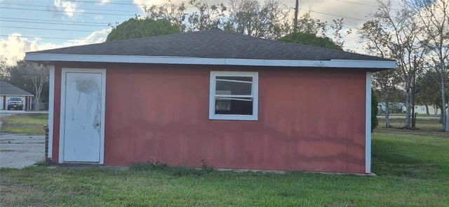 16923 Herridge Road CR827, Pearland, TX 77584