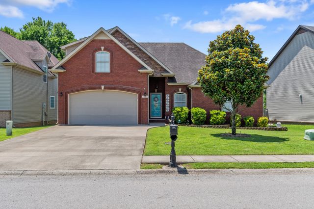 1386 Bruceton Dr, Clarksville, TN 37042