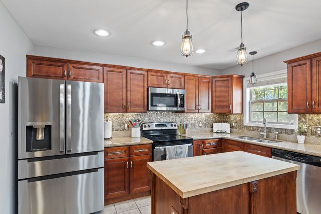 1386 Bruceton Dr, Clarksville, TN 37042