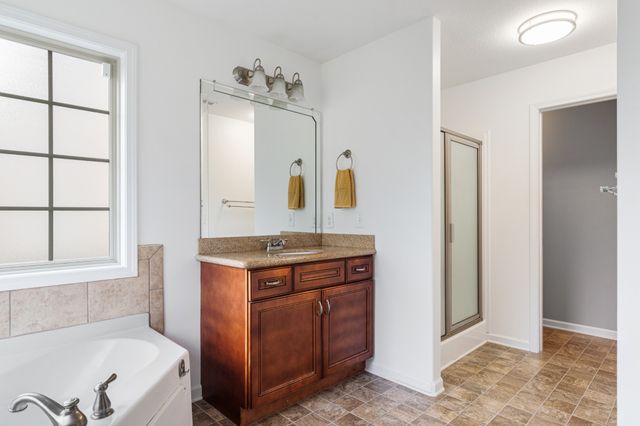 1386 Bruceton Dr, Clarksville, TN 37042