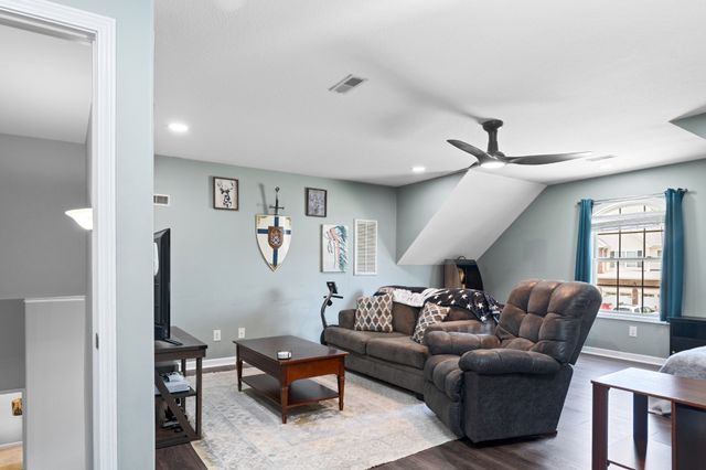 1386 Bruceton Dr, Clarksville, TN 37042
