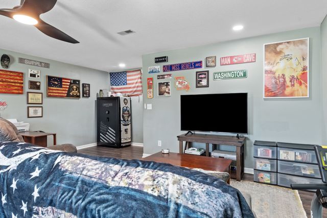 1386 Bruceton Dr, Clarksville, TN 37042