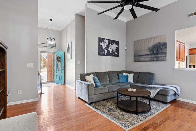 1386 Bruceton Dr, Clarksville, TN 37042