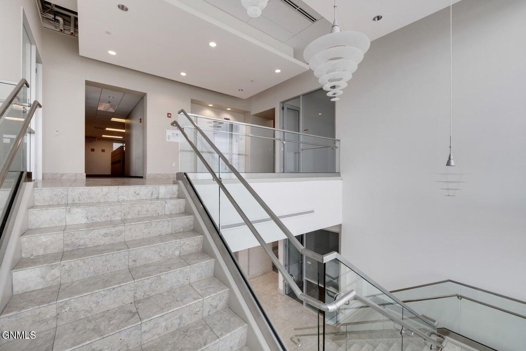 805 48th Avenue W, Williston, ND 58801 photo 4