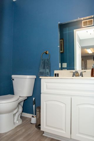 2556 Lockwood Drive 59, Mendota Heights, MN 55120