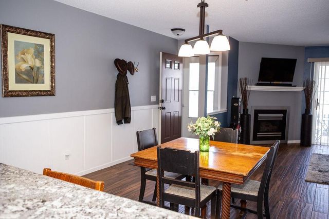 2556 Lockwood Drive 59, Mendota Heights, MN 55120