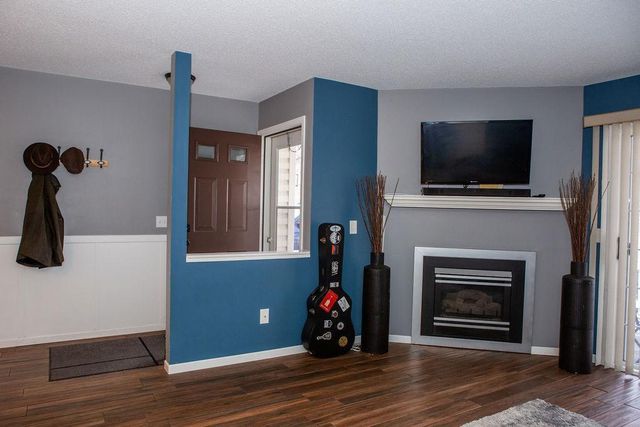 2556 Lockwood Drive 59, Mendota Heights, MN 55120