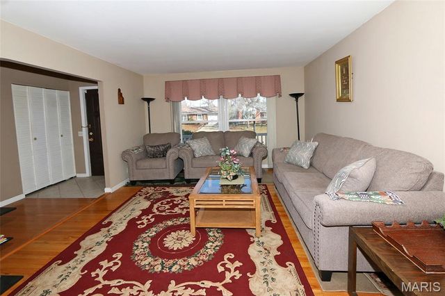 3365 Brunswick Drive, Florissant, MO 63033