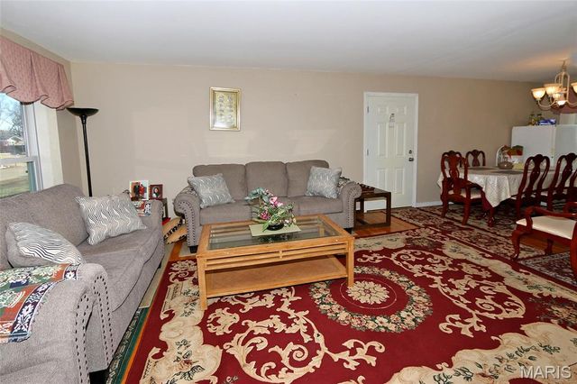 3365 Brunswick Drive, Florissant, MO 63033