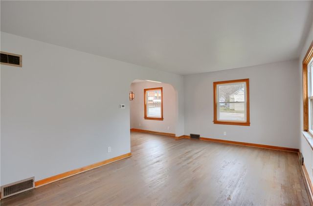 740 Pershing St, Ellwood City, PA 16117