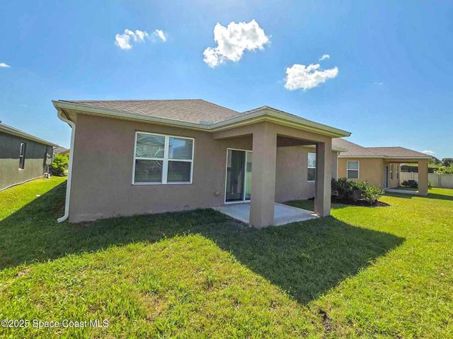 287 Guinevere Drive SW, Palm Bay, FL 32908