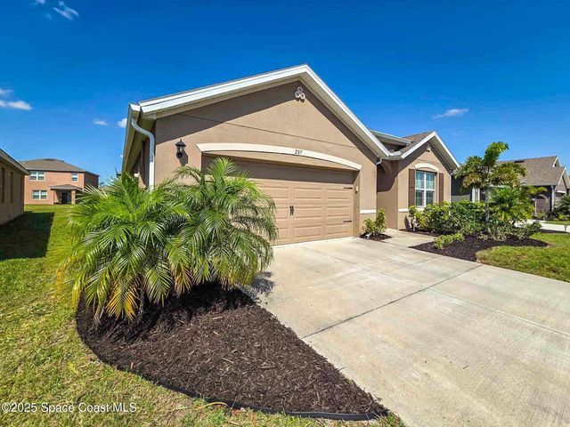 287 Guinevere Drive SW, Palm Bay, FL 32908