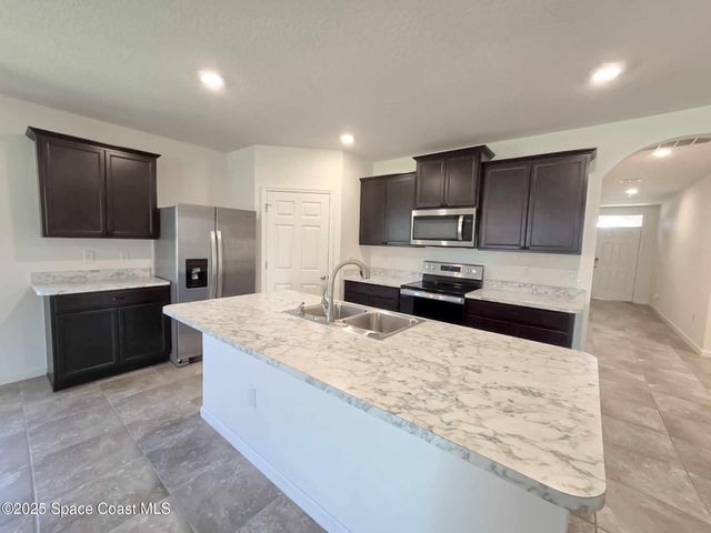 287 Guinevere Drive SW, Palm Bay, FL 32908