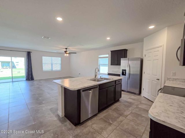 287 Guinevere Drive SW, Palm Bay, FL 32908