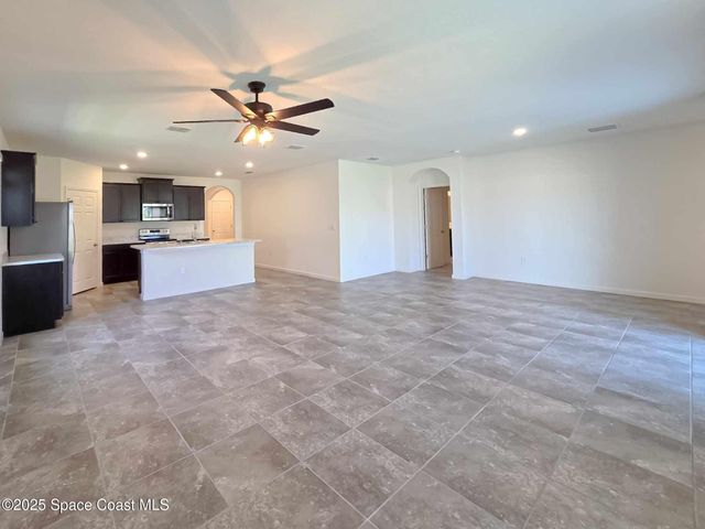 287 Guinevere Drive SW, Palm Bay, FL 32908