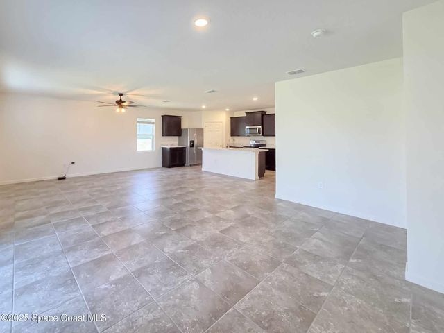 287 Guinevere Drive SW, Palm Bay, FL 32908