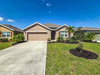 287 Guinevere Drive SW, Palm Bay, FL 32908