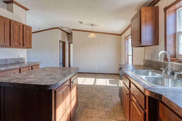8 Capital Road, Edgewood, NM 87015