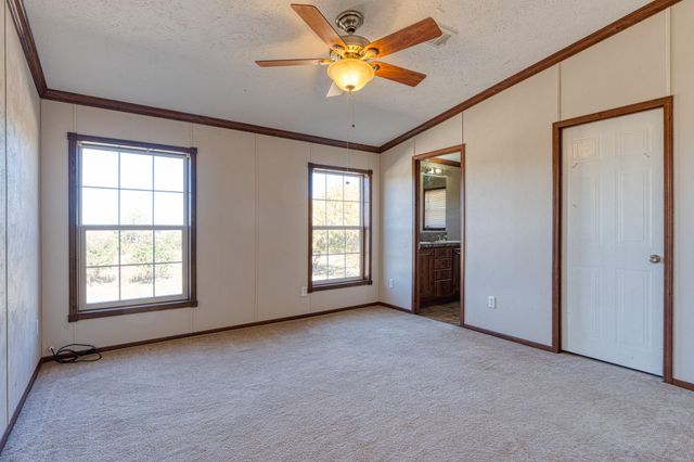 8 Capital Road, Edgewood, NM 87015