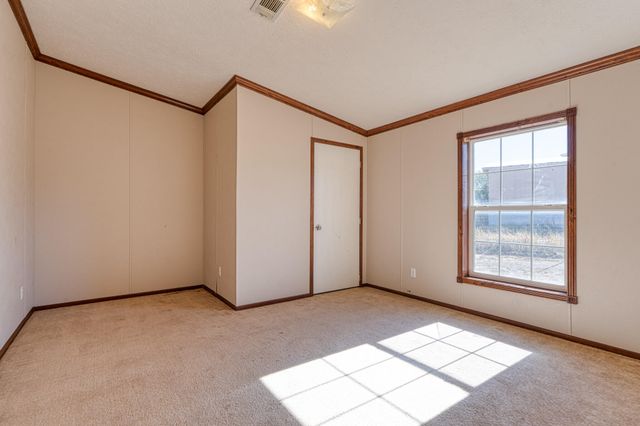 8 Capital Road, Edgewood, NM 87015