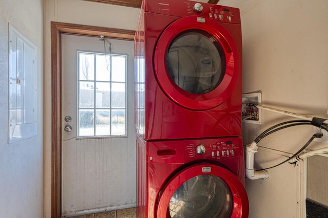 8 Capital Road, Edgewood, NM 87015