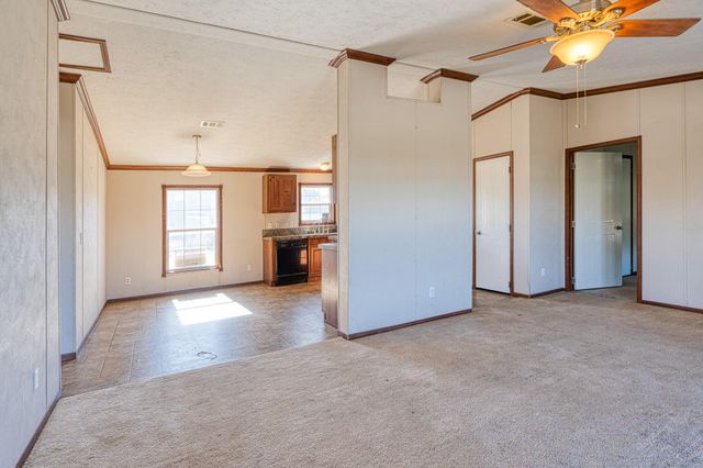 8 Capital Road, Edgewood, NM 87015