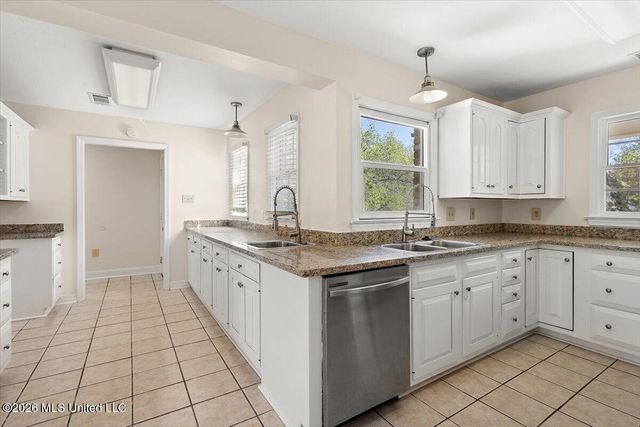 1618 Pear Orchard Place, Jackson, MS 39211