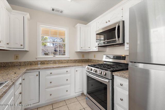 1618 Pear Orchard Place, Jackson, MS 39211