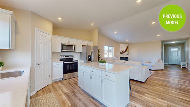 2321 23rd Ave NW, Minot, ND 58703