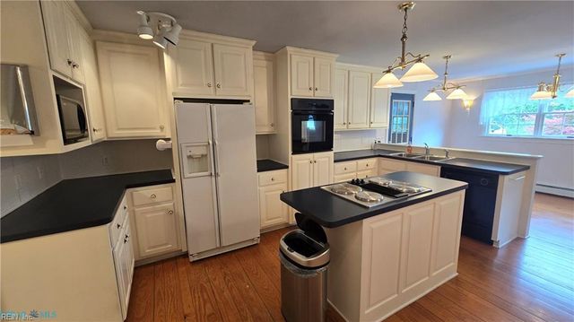 250 Baby LN, Mathews, VA 23109