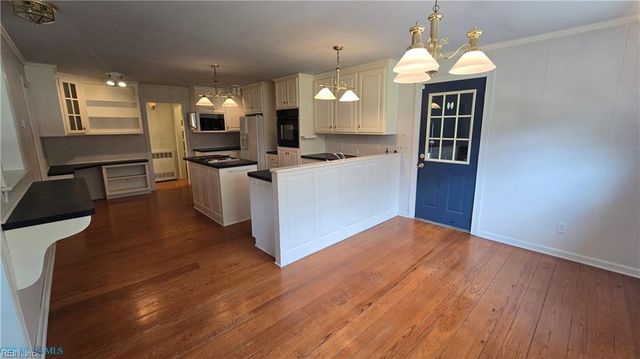250 Baby LN, Mathews, VA 23109