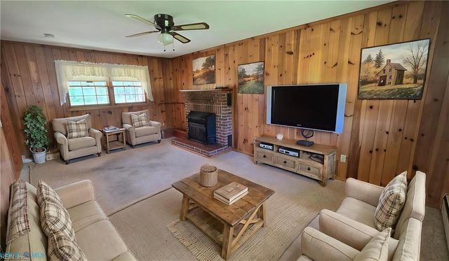 250 Baby LN, Mathews, VA 23109
