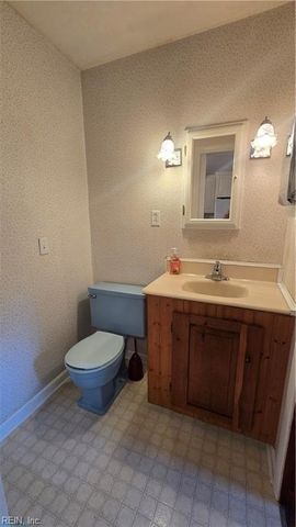 250 Baby LN, Mathews, VA 23109