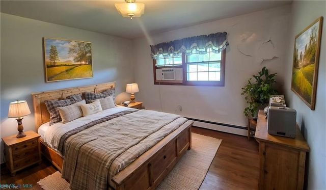 250 Baby LN, Mathews, VA 23109