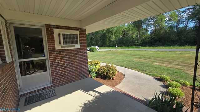 250 Baby LN, Mathews, VA 23109