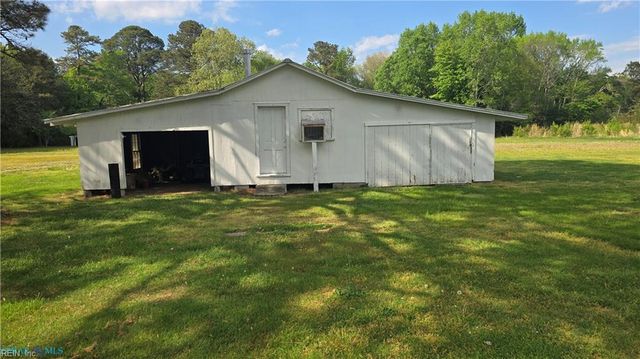 250 Baby LN, Mathews, VA 23109
