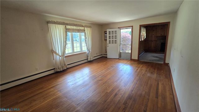 250 Baby LN, Mathews, VA 23109