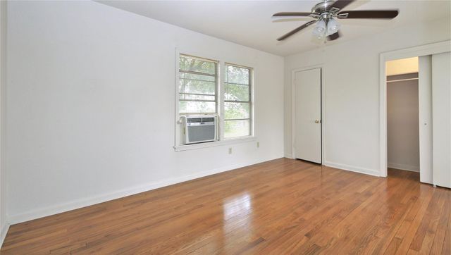 108 W Mink, Willis, TX 77378