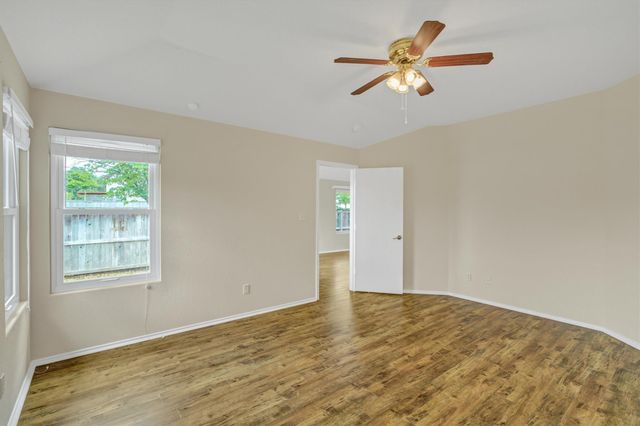 1900 Avante DR, Cedar Park, TX 78613