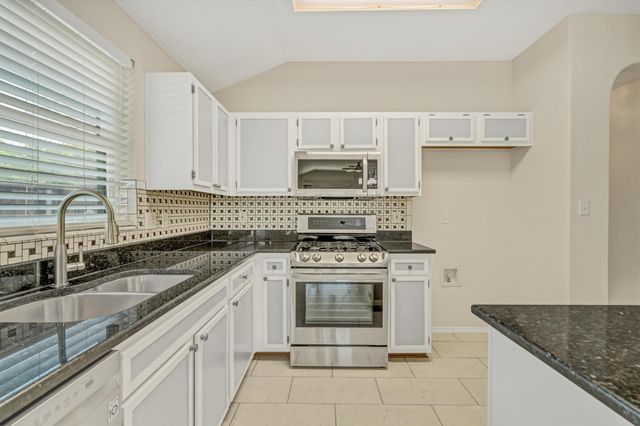 1900 Avante DR, Cedar Park, TX 78613