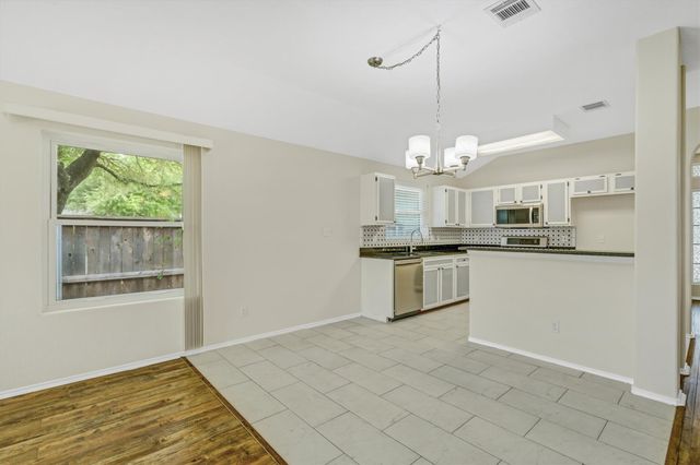 1900 Avante DR, Cedar Park, TX 78613