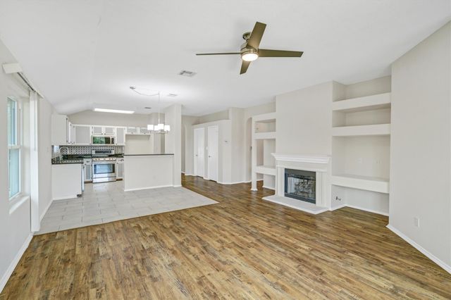 1900 Avante DR, Cedar Park, TX 78613