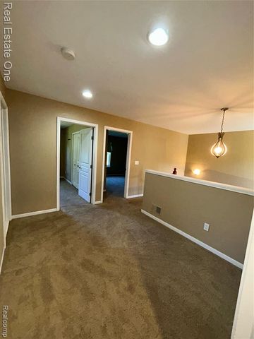 163 S Vista, Auburn Hills, MI 48326
