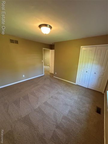 163 S Vista, Auburn Hills, MI 48326