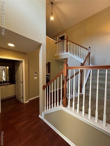 163 S Vista, Auburn Hills, MI 48326
