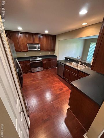 163 S Vista, Auburn Hills, MI 48326