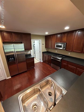 163 S Vista, Auburn Hills, MI 48326