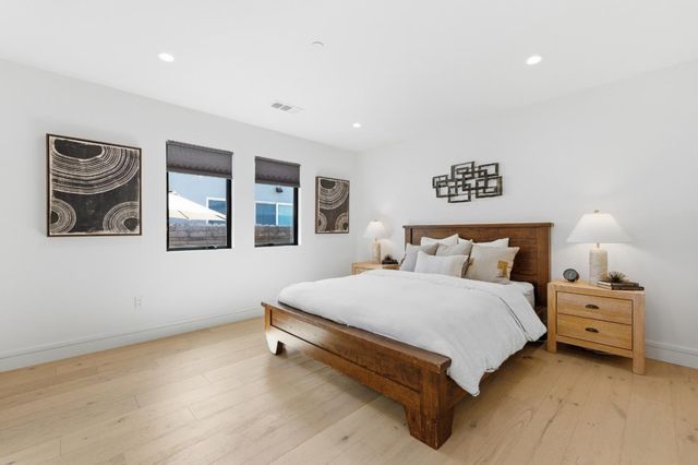 1221 Carlisle Drive, San Mateo, CA 94402