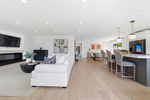 1221 Carlisle Drive, San Mateo, CA 94402